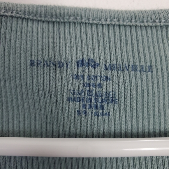 Brandy Melville Ribbed Long Sleeve Crop Top Womens Size S Fitted Sage Green - Picture 4 of 4